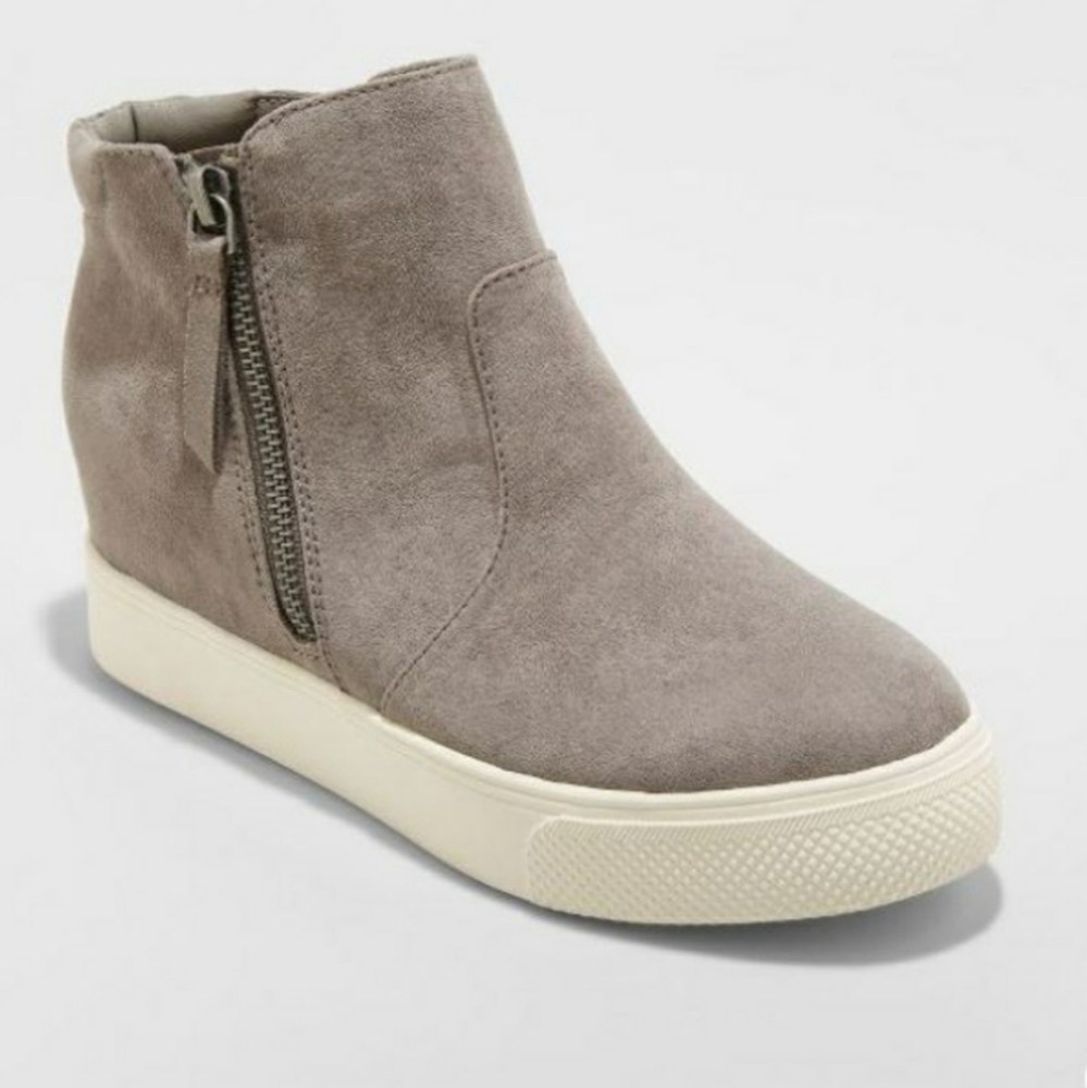 NWT Universal Thread Gray Cindy Wedge Sneakers